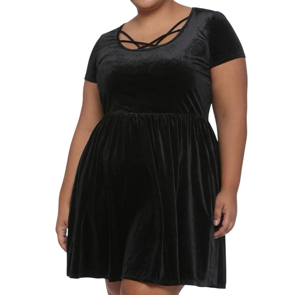 Hot Topic Black Velvet Strappy Babydoll Skater Dress Plus Size 2X